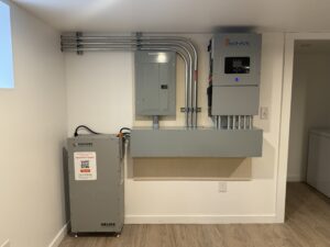 Sol-Ark Inverter with Discover Helios Battery